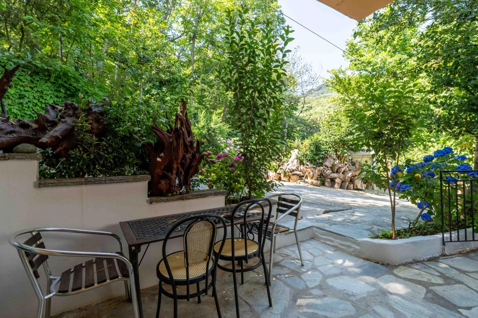Guesthouse Papachristou Tsagarada Ngoại thất bức ảnh